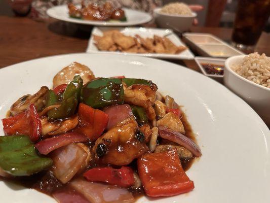 Shrimp and scallops in black bean sauce...excellent!