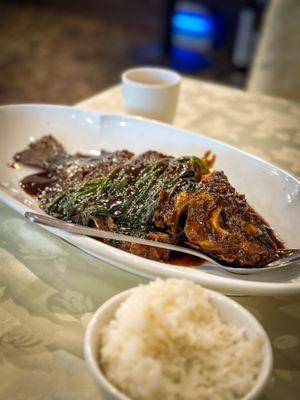 grilled fish in Shanghai sauce