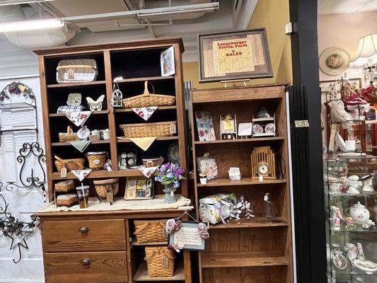 longaberger basket booth inside the Antique Mall Store