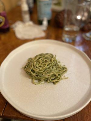 Spaghetti pesto allá gevonese