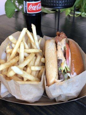 Cheeseburger with Fries