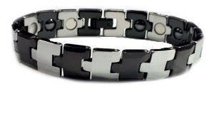 Magnetic bracelets influence the blood circulation in a very positive way. The blood circulation can be improved which is good for the body.