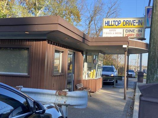 I love the look of this hometown Drive-In. Brings back memories of a happy era.