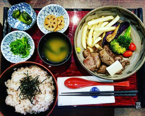 Beef with butter and wasabi and red plum rice