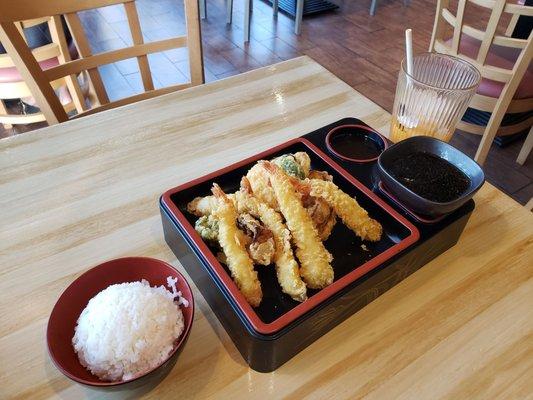 Shrimp&Veggies tempura dinner