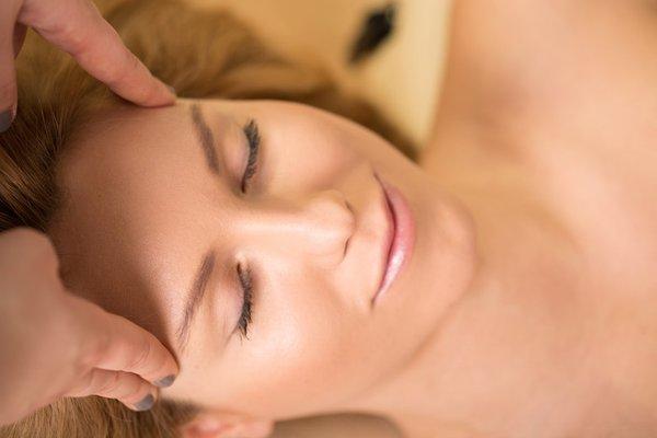 Manual Lymphatic Drainage helps relieve headaches and sinus pressure.