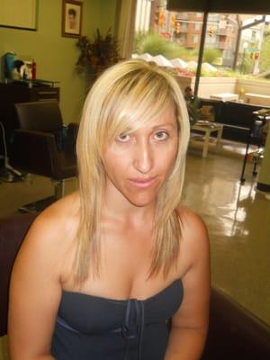 Blonding color treatments and deep hydration treatments