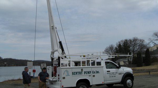 boom truck to pull pumps