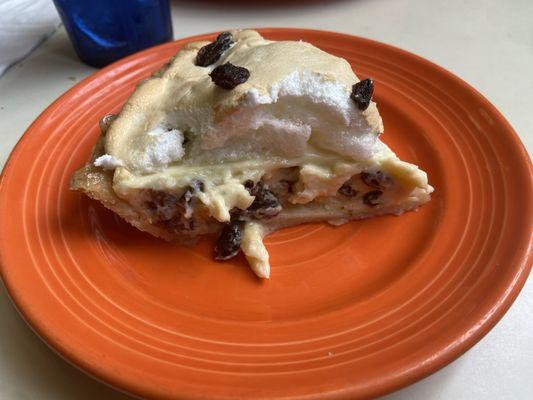 Sour cream raisin pie