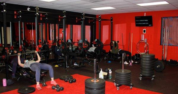 Elite Performance does strength training & HIIT/cardio classes!