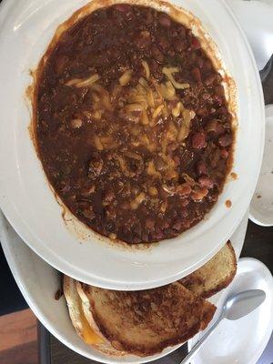 Chili and grilled cheese