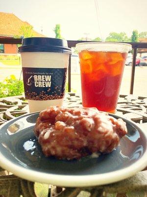 Purchased a breakfast apple fritter and cold coffee with a hot coffee! Delish!