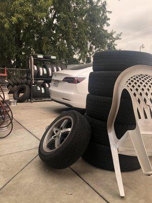 Replacing back tires. In and out within 45 minutes.