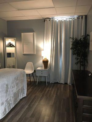 Check out my cozy treatment room.