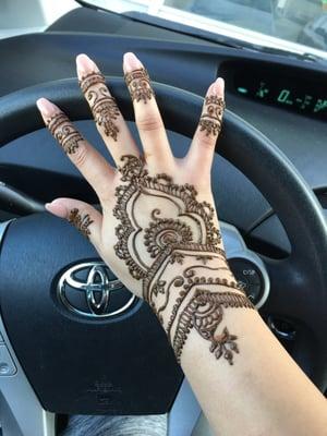 I LOVE THEIR WORK I ONLY TRUST THEM THEY ARE THE BEST!!!!!  A quick henna I got done only 7$!