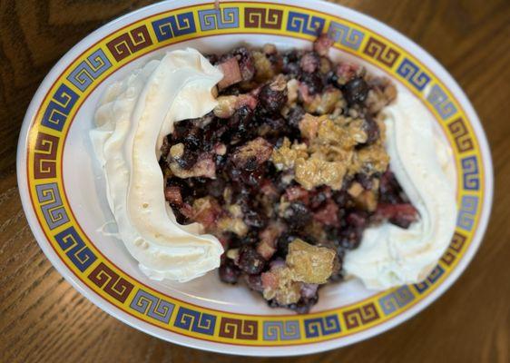 Blueberry rhubarb crumble