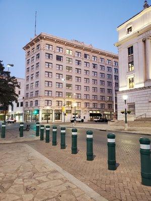 Hotel Gibbs from Alamo Plaza.