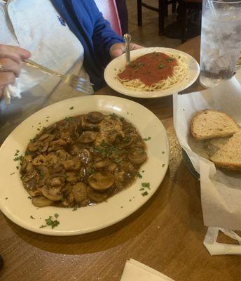 Chicken Marsala, Spaghetti