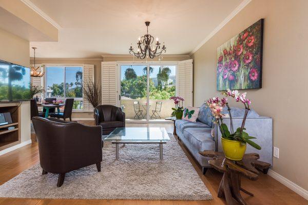 10671 Holman Avenue  Gorgeous Unit in Westwood\ Century City