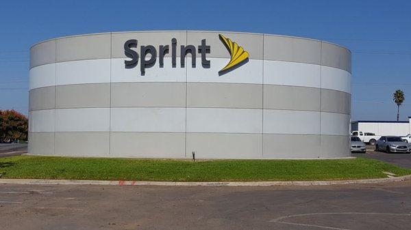 Sprint Store at 695 Fletcher Parkway