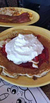 Kids strawberry banana pancake 8/3/18