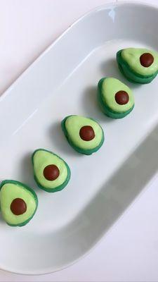 Avocado shaped macarons