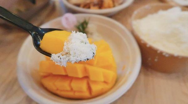 Mango sticky rice bingsu
Cr : mollie_eats