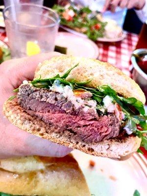 Steak samich in samich form!