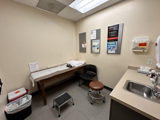 A typical FFC room where patients are met by the medical team