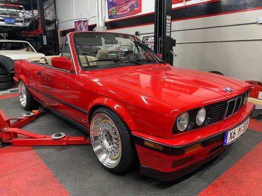 BMW E30 Wheels and Coilover Installation