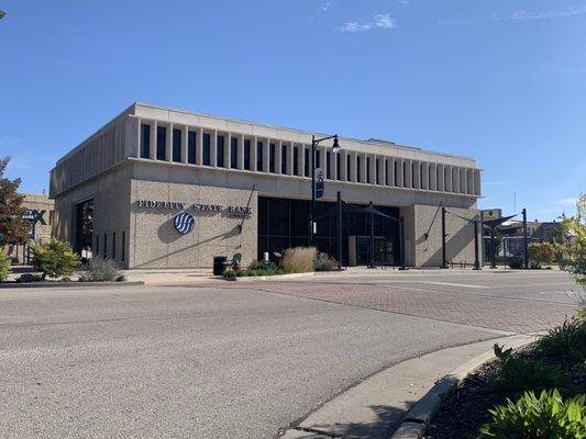 Main Bank located at 6th and Kansas Avenue