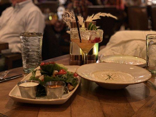 Salad and cauliflower soup