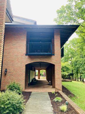 Hunting Hills Country Club's Walkway to the Club House Back Patio