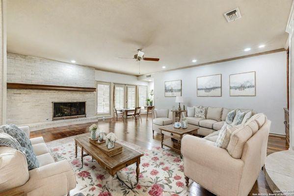 113 Wickford Way Castle Hills, TX 78213
6 Bed, 5 Bath, 4,694 Sqft