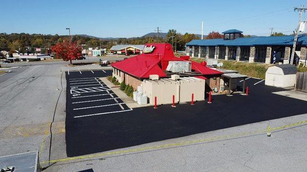 Sealcoating and striping Pizza Hut parking lot