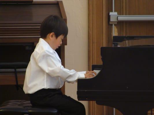 Piano school, music school, voice teacher, voice school, violin, voice, teacher, kids, piano for children, group class piano