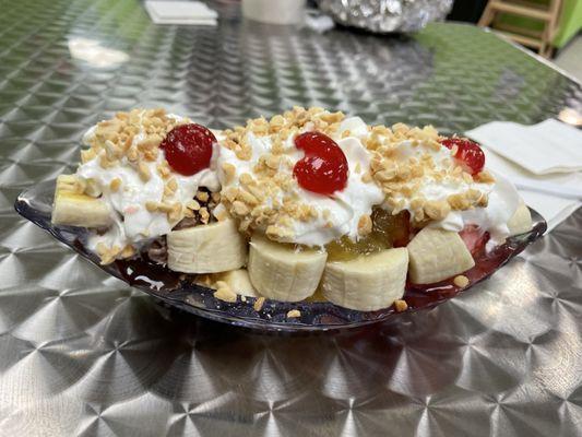 Banana Split SOOO GOOD!