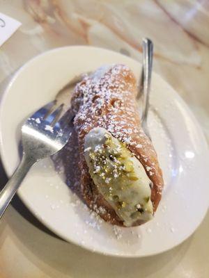 Pistachio Cannolo