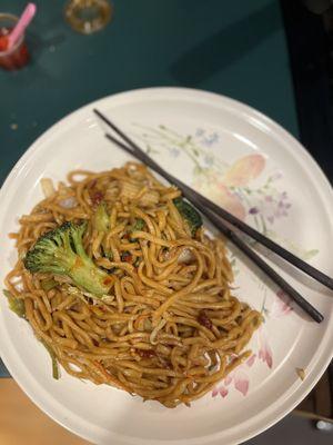 Vegetable lo mein