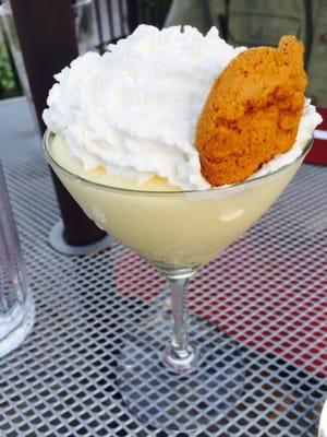 White chocolate lemon mousse with ginger snaps