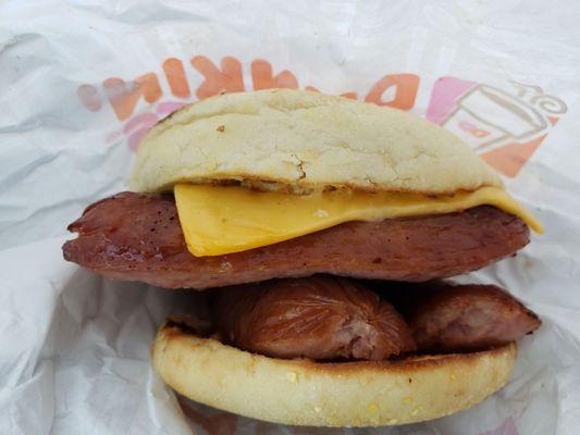 My favorite sandwich from Dunkin donuts! The smoked sausage breakfast sandwich.