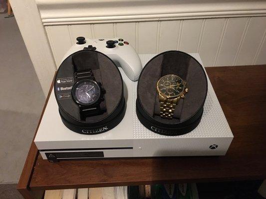 2 citizen watches and Xbox one S