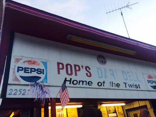 Good ol' fashioned service and great ice cream to cool off!