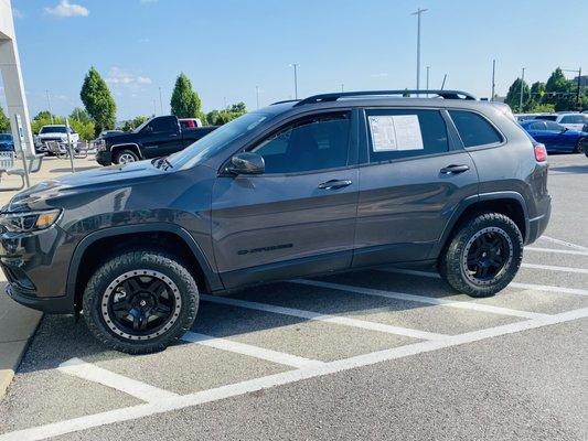 2020 Jeep Cherokee