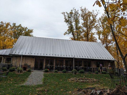 View of the tasting room from the outdoor tables.