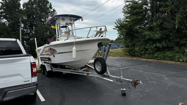 2006 Honda 225Hp engine around 900hours,   Nice boat