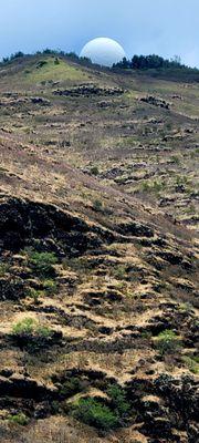 Curious white dome at the mountaintop (08/27/24). #KaenaPointStatePark #Waianae #Hawaii #KaenaPoint #StatePark