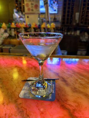 Dry gin martini