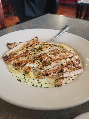 Chicken alfredo fettuccine