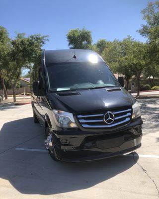 13 seats sprinter limo